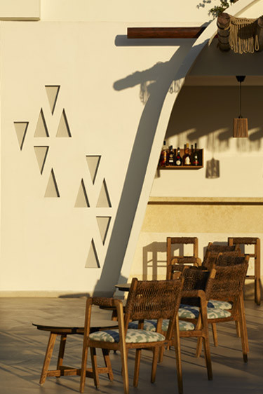 Pool Bar